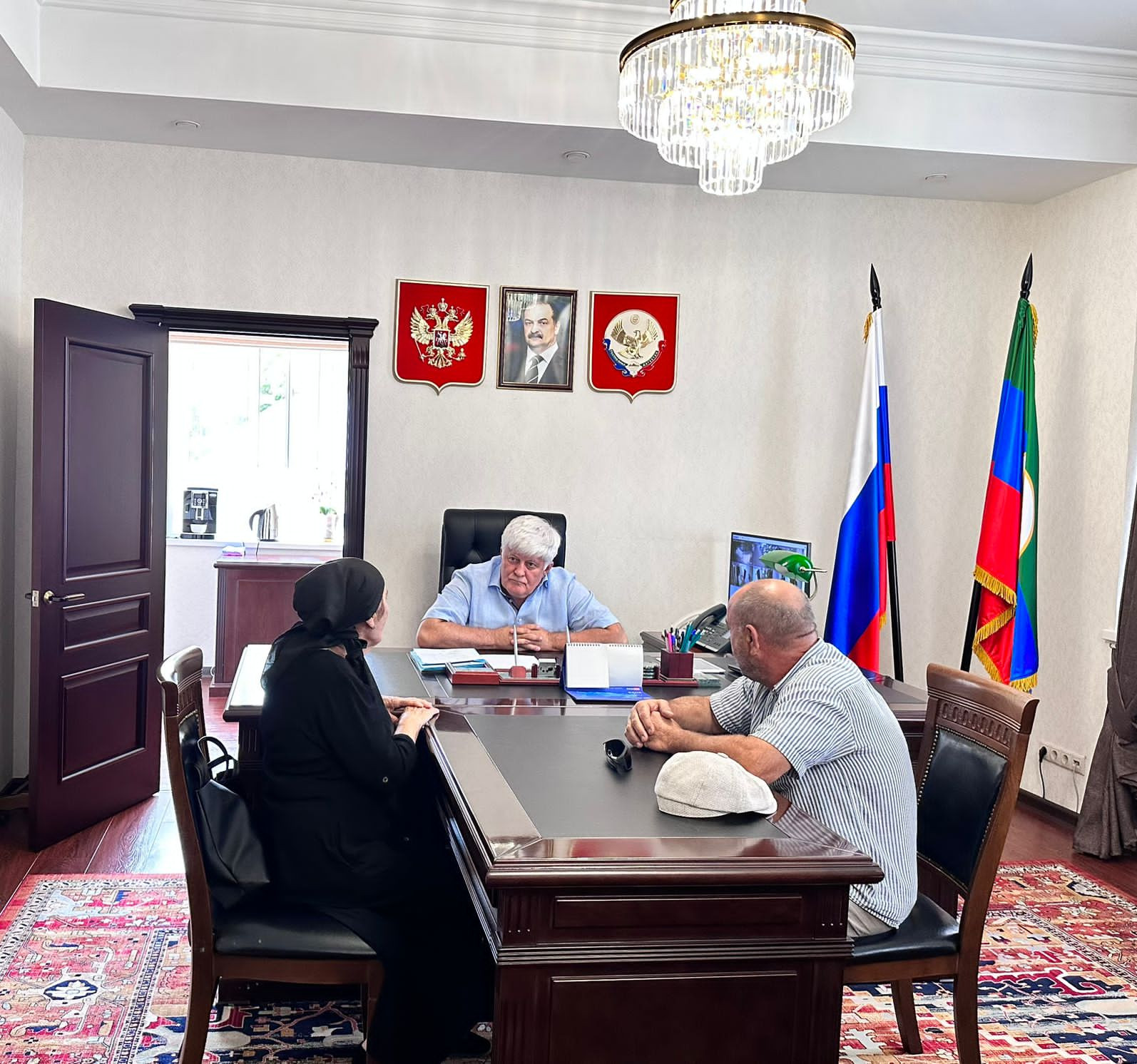 Начальник управления по вопросам переселения лакского населения Новолакского района на новое место жительства и восстановления Ауховского района Гаджи Айдиев провел личный прием граждан.