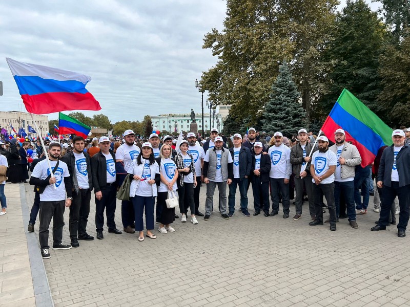 Управления Правительства Республики Дагестан по вопросам переселения лакского населения Новолакского района и восстановления Ауховского района - участники патриотической акции в поддержку курса Президента РФ «В единстве – наша сила!».